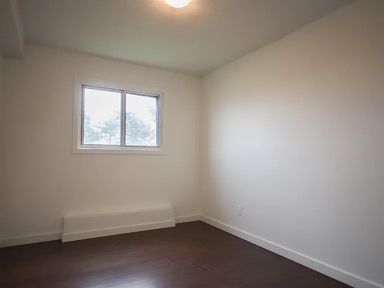 475 Lancaster St W #28 — Photo 9