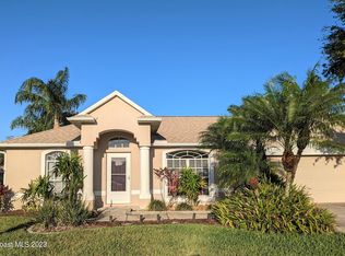 818 Honeysuckle Dr, Rockledge, FL 32955