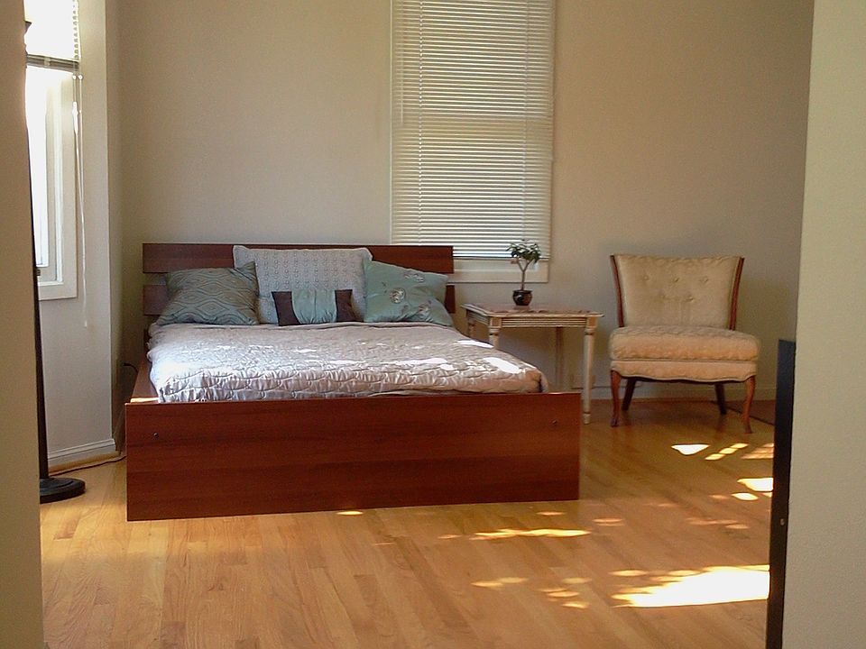 1st image of 685 McAllister St