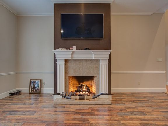4th image of 2320 SW Avenue B