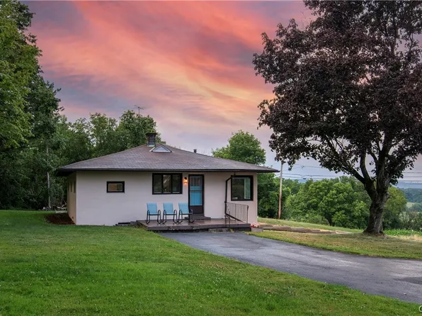 8266 Brimfield St, Clinton, NY 13323