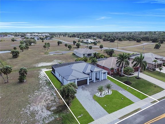 3rd image of 16456 Cape Horn Blvd