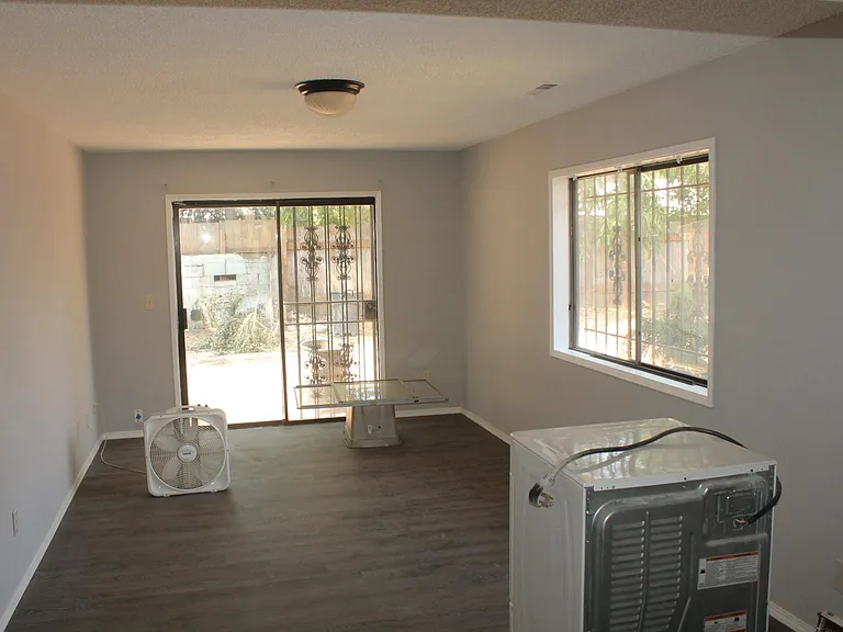 6123 NE 14th Ave — Photo 10