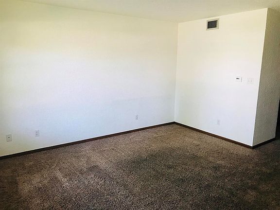 4th image of 109 W 10th St APT 1C