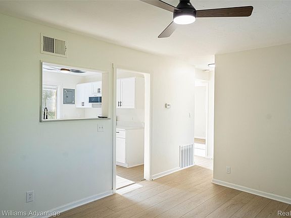 3rd image of 31776 Arenac Ct