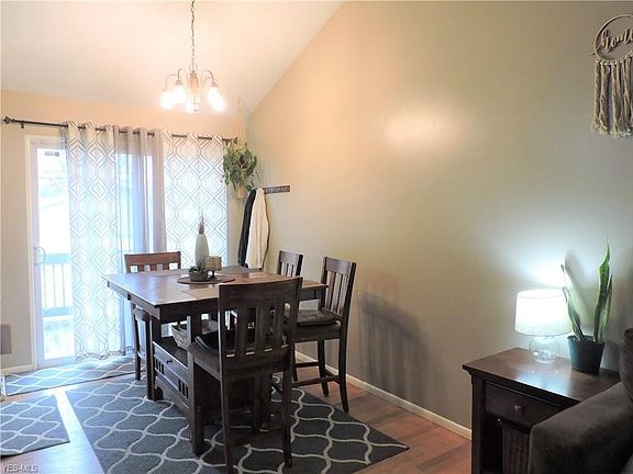 4th image of 24290 Woodmere Dr