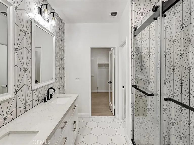 12240 Chantrelle Dr — Photo 33