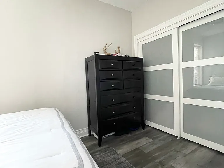 2239 W Cortland St #1 — Photo 10