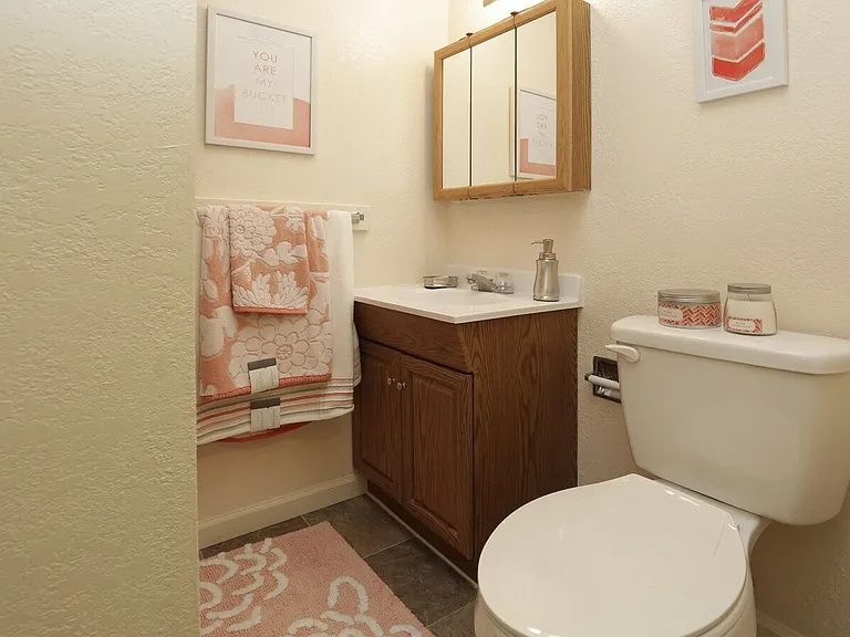 Vista Village Apartments — Photo 18