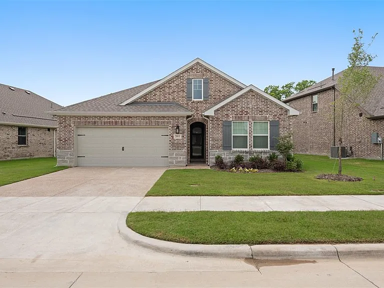 2011 Redtail Dr — Photo 1