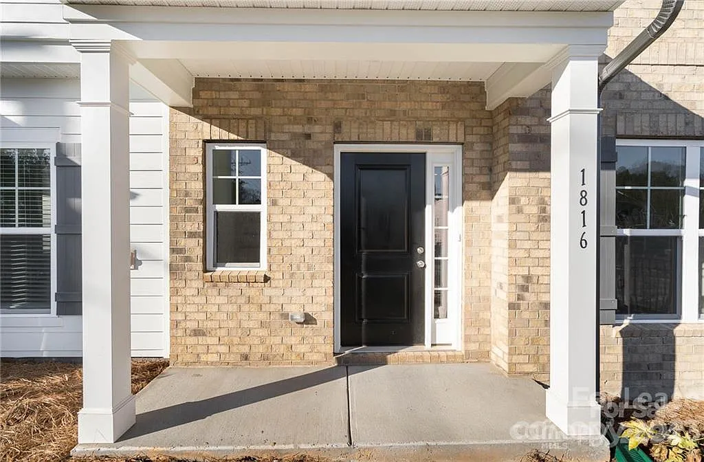 3 bed, 1486 sqft, $1,950 — Photo 2