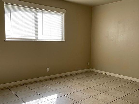 5th image of 2108 Monterrey Dr