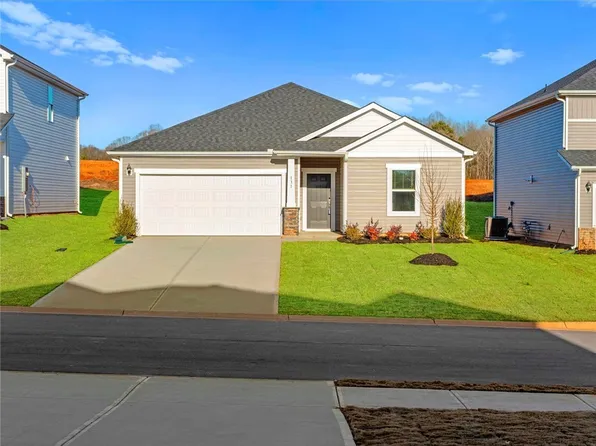 131 Firehole Rd, Gray Court, SC 29645