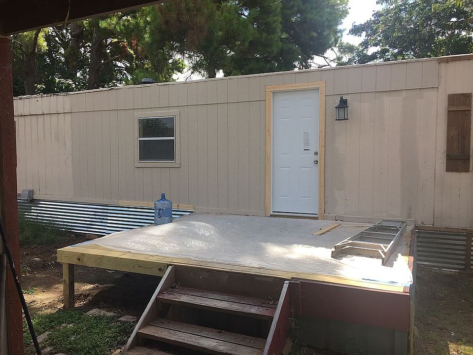 1st image of 1625 Lands End St