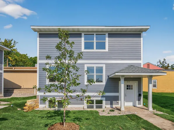 215 N Walnut St, Chaska, MN 55318