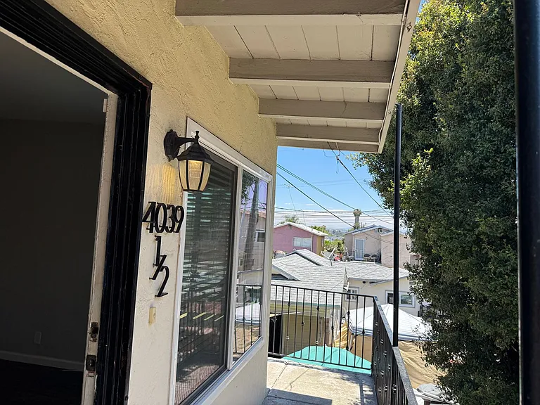 Chamoune Ave — Photo 4