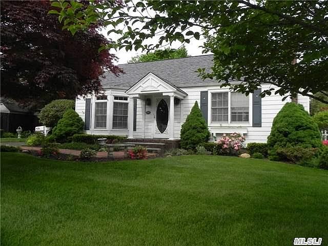 1st image of 110 Oak Ave