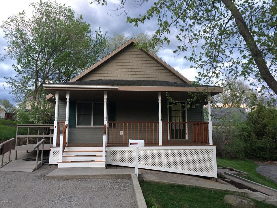 1st image of 78 Wayne Ave