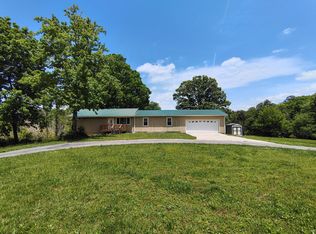 206 Hot Water Rd, Tellico Plains, TN 37385