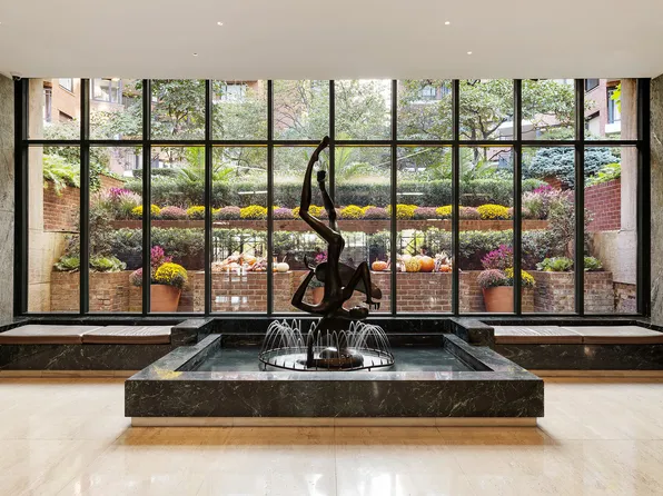 60 Sutton Place South image 17 of 18