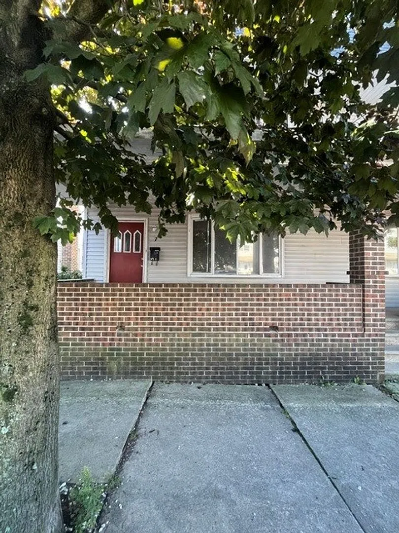 7 W Ludlow Street — Photo 1