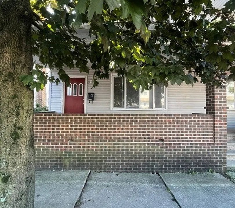 7 W Ludlow Street