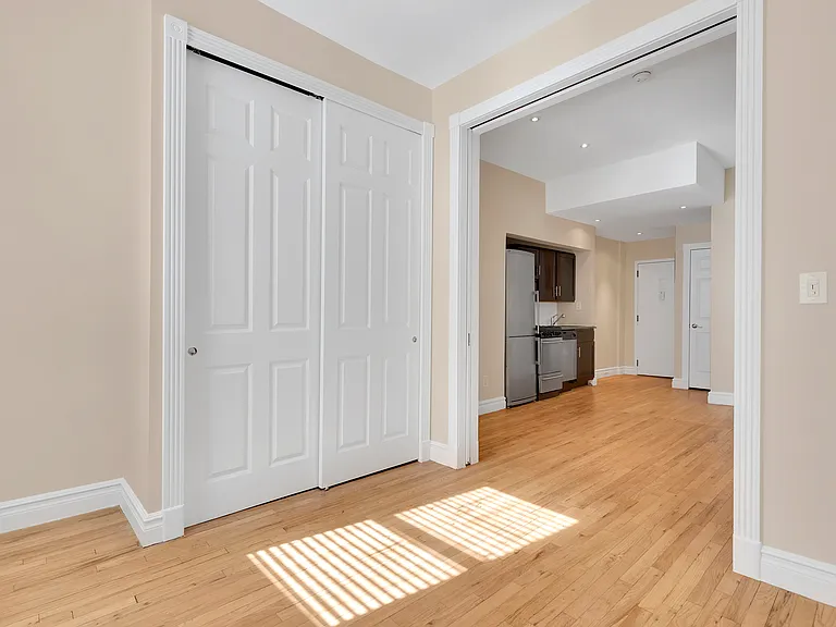 404 E 88th St #4G — Photo 5
