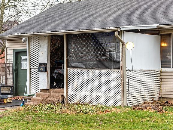 3rd image of 19 N Church St