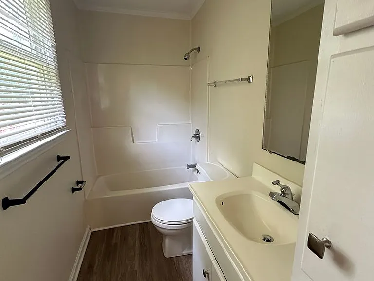 1401 Sidney Ave — Photo 9