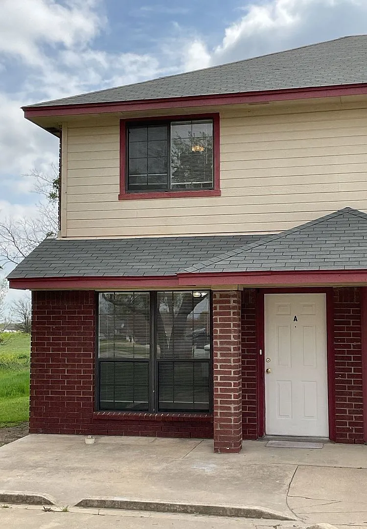 3902 Old FM 440 Rd — Photo 3