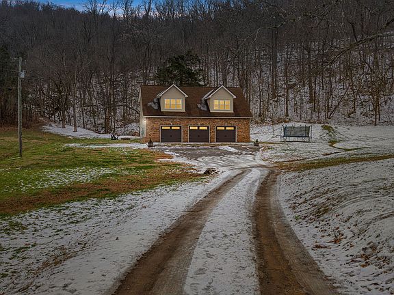 5th image of 7401 Burks Hollow Rd