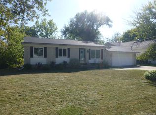 2936 Wisconsin Rd, Troy, MI 48083