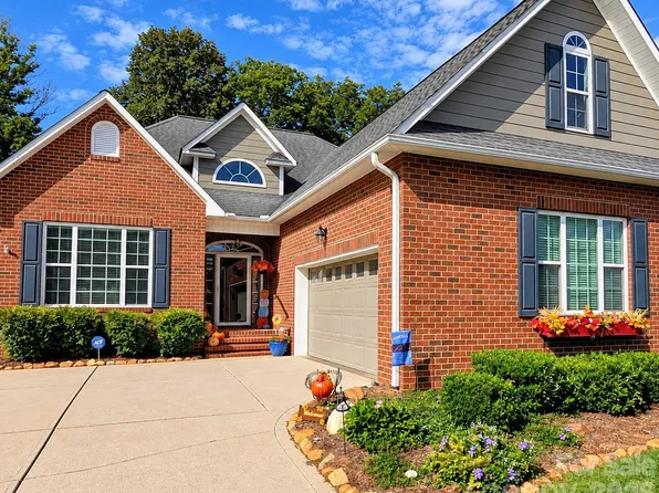 103 Henrys Glen Dr, Morganton, NC 28655