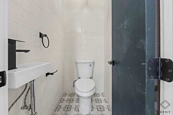 Rented by ERNY LLC | media 22