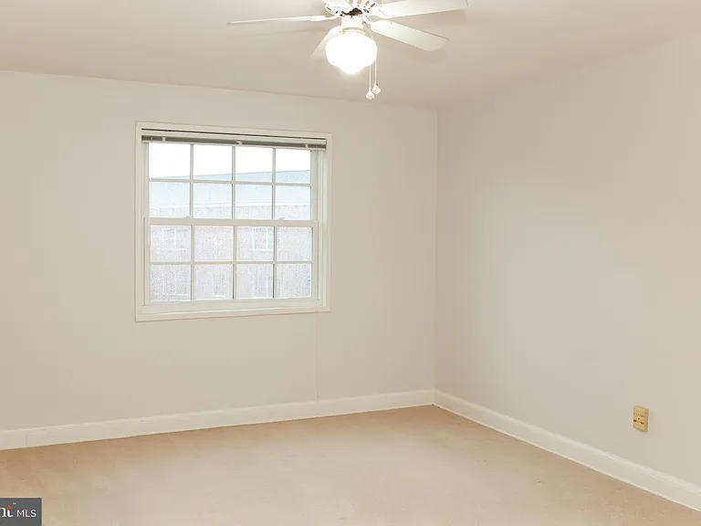 1712 W Abingdon Dr #301 — Photo 14