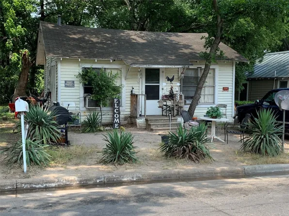 504 Lamar St, Sulphur Springs, TX 75482