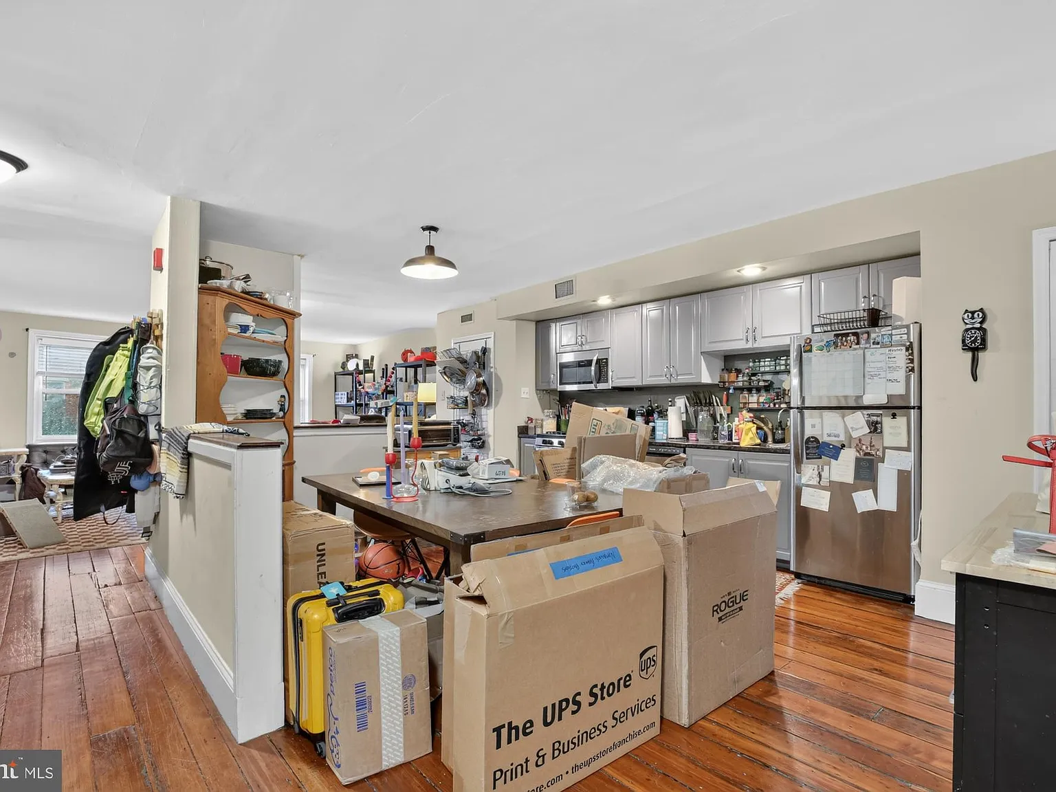2 bed, 1400 sqft, $2,400 — Photo 3