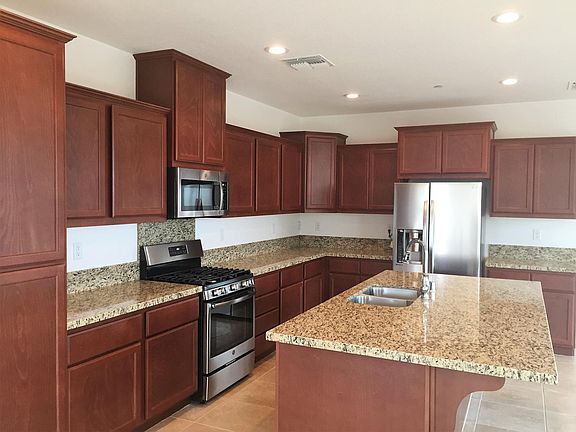 3rd image of 1429 Forsythia Dr