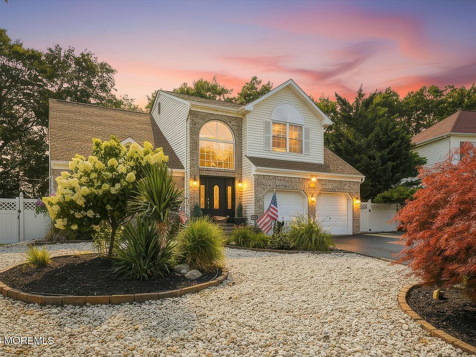1st image of 1117 S Maplecrest Court