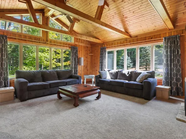 N1415 Maple Hills DRIVE, Fontana, WI 53125