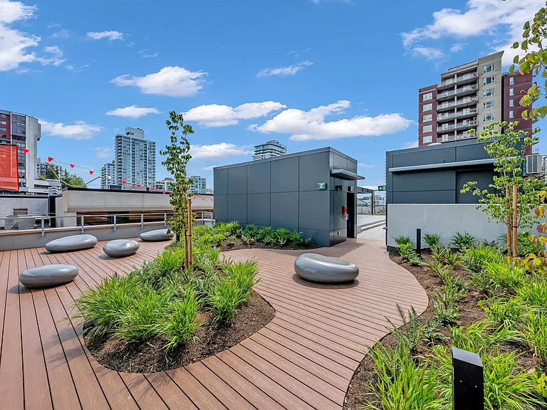 128 W 15th St #2101 — Photo 25