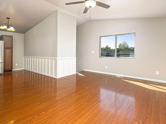 5th image of 2230 Apple Ave