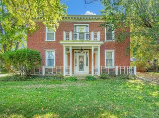 770 12th St, Charleston, IL 61920