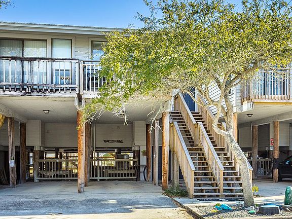 3rd image of 1804 Gulf Beach Dr #L6