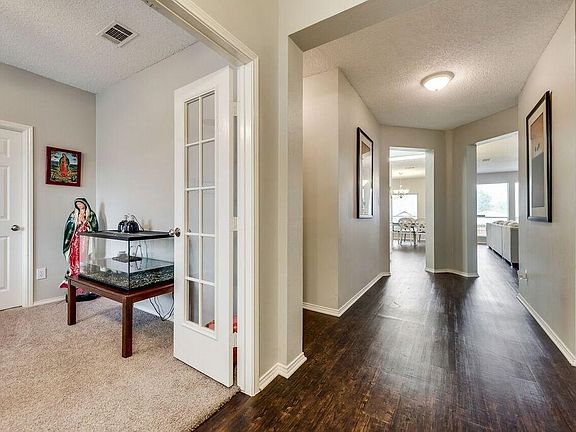 4th image of 1825 Chapman Dr