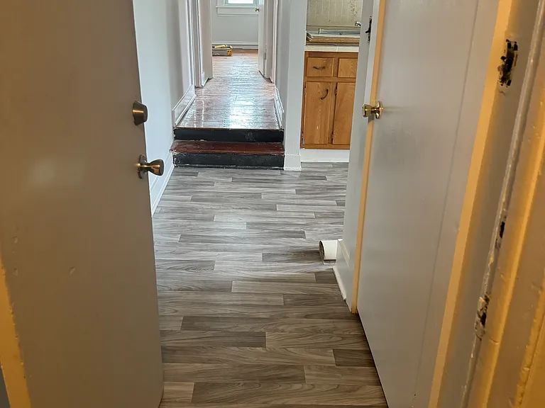Railroad Ave — Photo 1