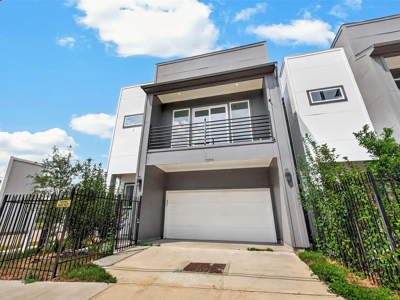 3 bed, 3.5 bath, 1659 sqft, $2,500 — Photo 3