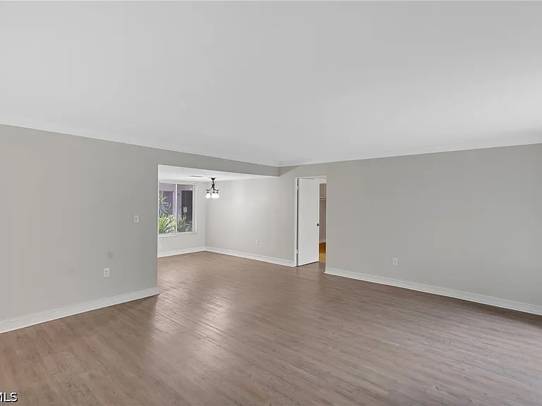 1830 Maravilla Ave #806 — Photo 15