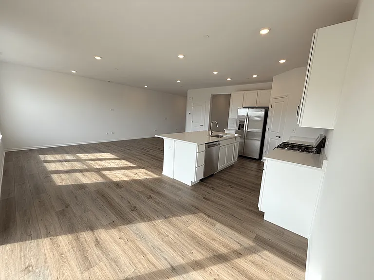 604 Cassia Ct — Photo 5