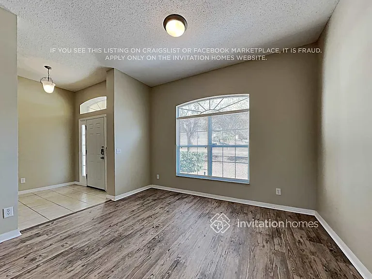 1266 N Ridge Blvd — Photo 3